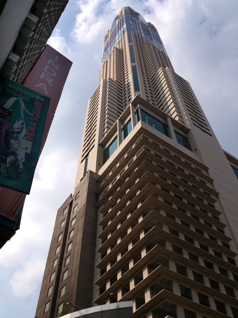 华远地产四月份股票行情深度解析及市场观察